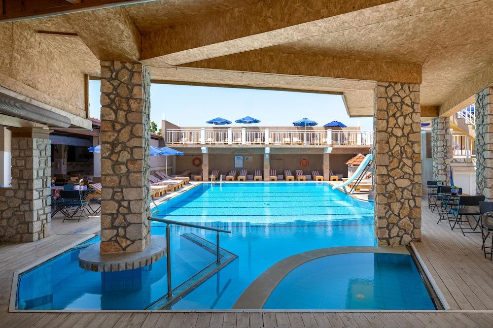 Marietta Hotel Apartments 帕斯蒂达 外观 照片