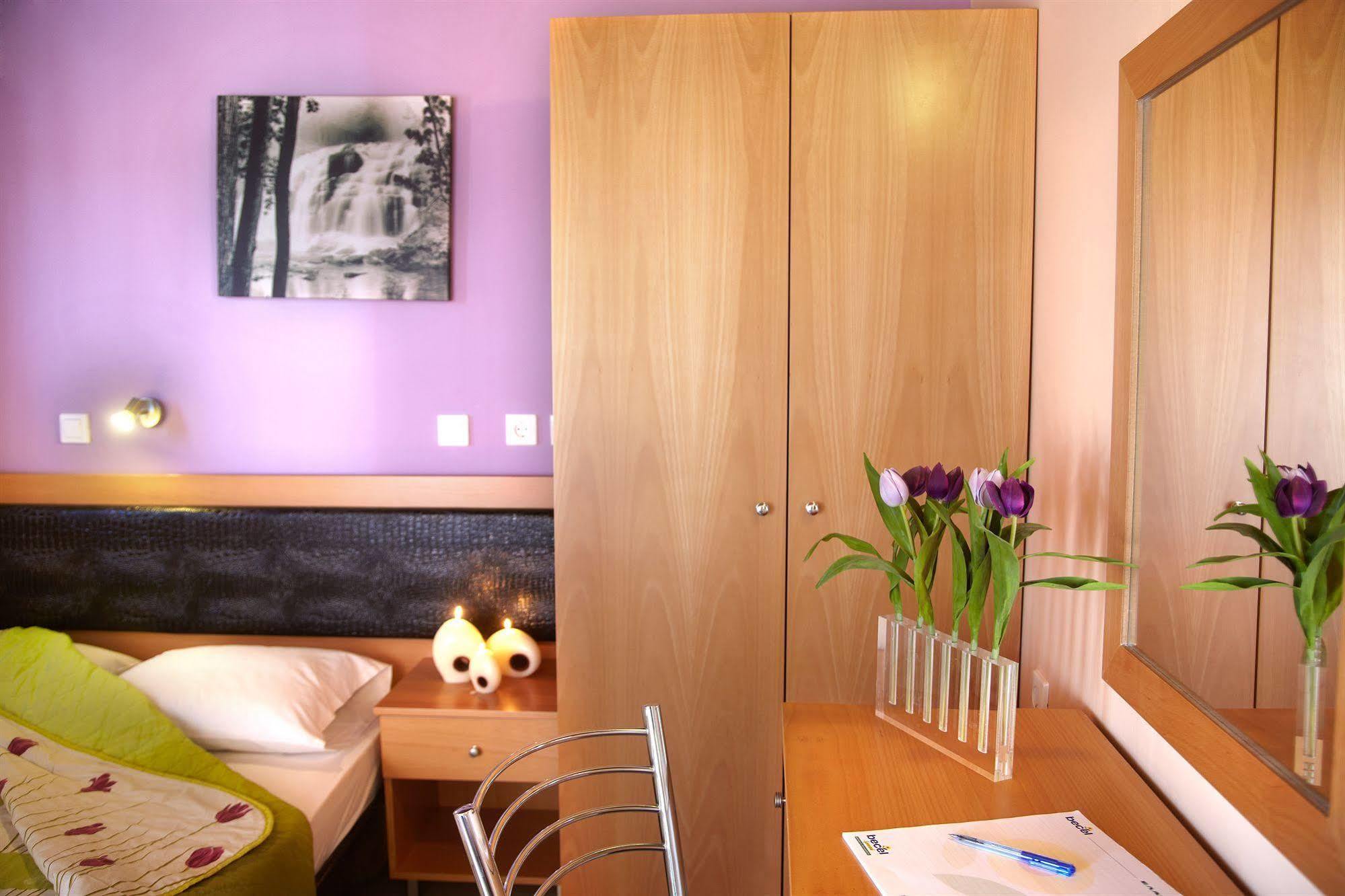 Marietta Hotel Apartments 帕斯蒂达 外观 照片