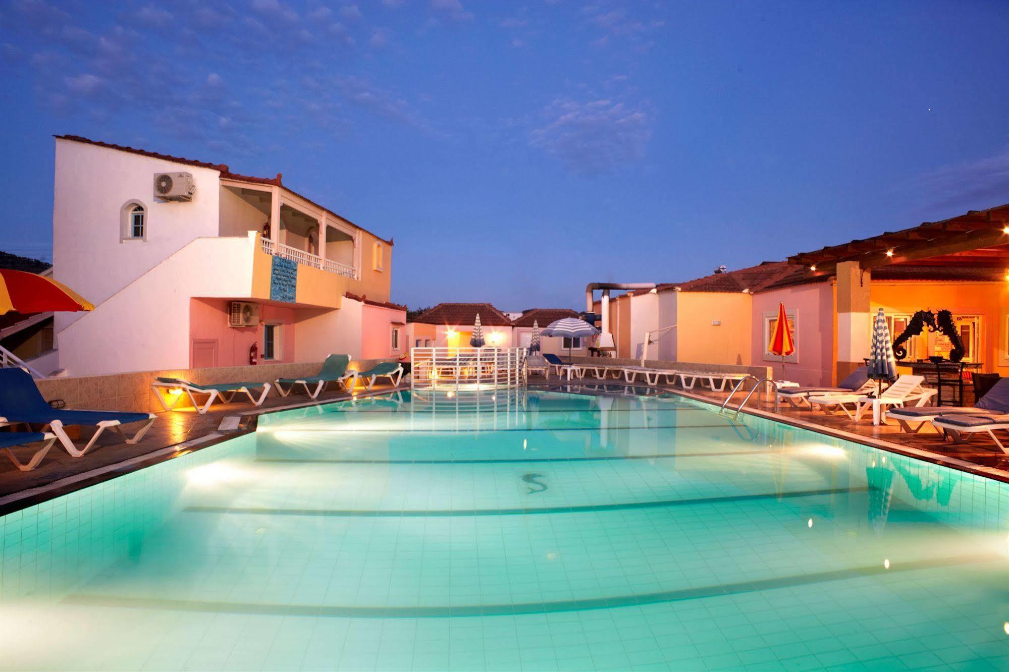 Marietta Hotel Apartments 帕斯蒂达 外观 照片